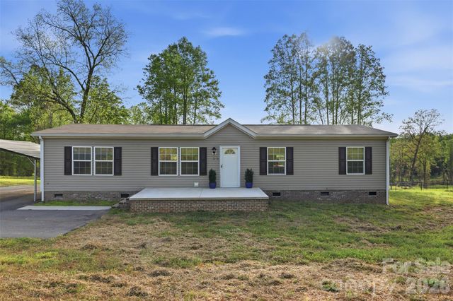 3958 Sulphur Springs Road, Hiddenite, NC 28636