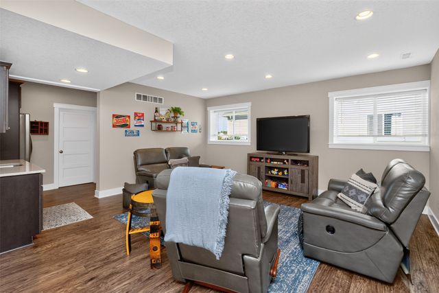 317 W High Road, Norwalk, IA 50211