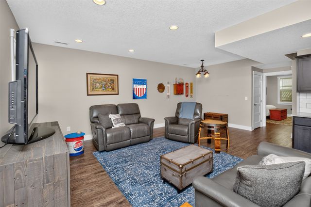 317 W High Road, Norwalk, IA 50211