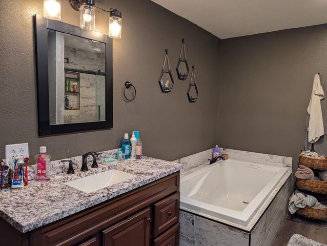 983 Thyme Road, Billings, MO 65610