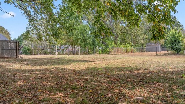 2602 Walker Street, Bentonville, AR 72712