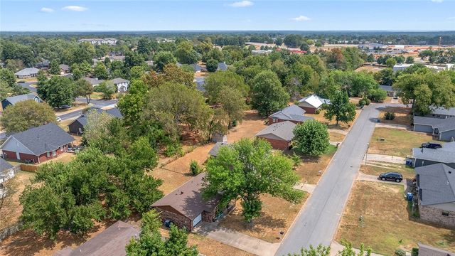2602 Walker Street, Bentonville, AR 72712