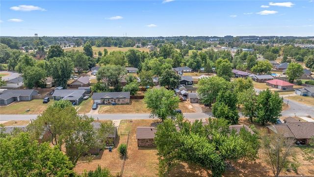 2602 Walker Street, Bentonville, AR 72712
