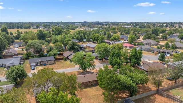 2602 Walker Street, Bentonville, AR 72712