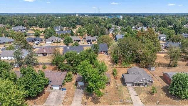 2602 Walker Street, Bentonville, AR 72712