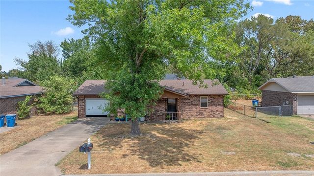 2602 Walker Street, Bentonville, AR 72712