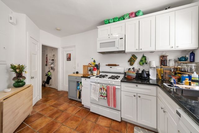 5 Garden Court 1, Cambridge, MA 02138