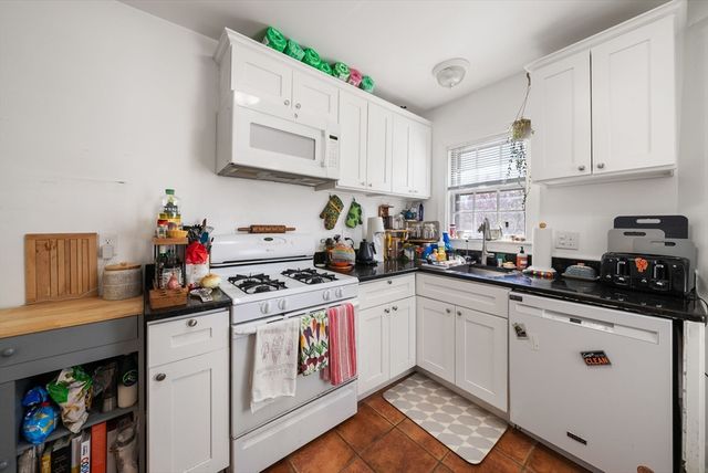 5 Garden Court 1, Cambridge, MA 02138