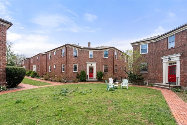 5 Garden Court 1, Cambridge, MA 02138