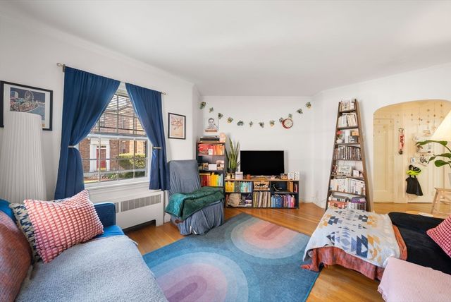 5 Garden Court 1, Cambridge, MA 02138