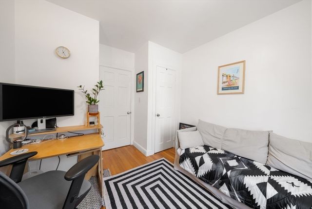 5 Garden Court 1, Cambridge, MA 02138