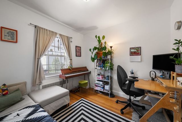 5 Garden Court 1, Cambridge, MA 02138