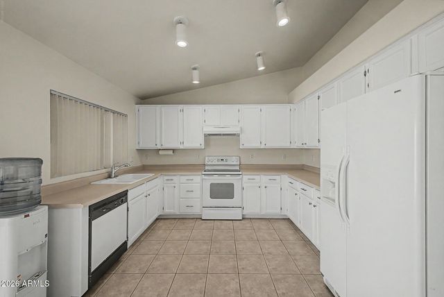 6657 N 77TH Drive, Glendale, AZ 85303