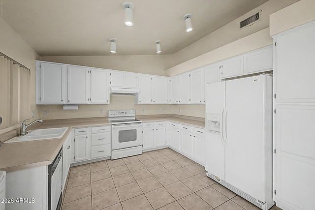 6657 N 77TH Drive, Glendale, AZ 85303
