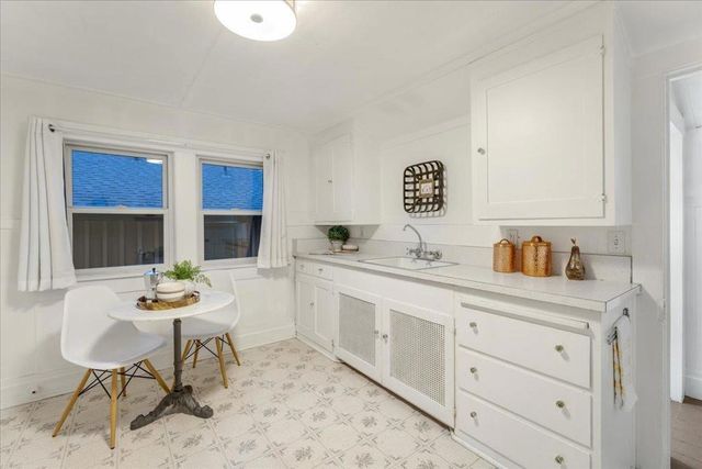 621 Sumner Street, Santa Cruz, CA 95062