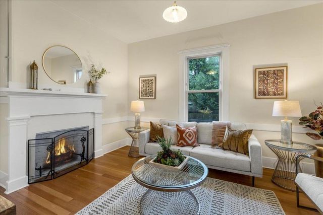 621 Sumner Street, Santa Cruz, CA 95062