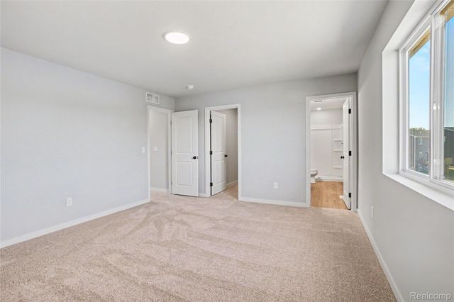 6044 Lahring Road, Fenton Charter Township, MI 48451