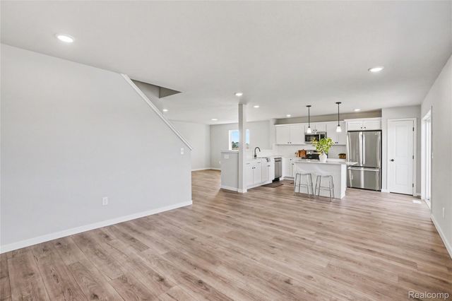 6044 Lahring Road, Fenton Charter Township, MI 48451