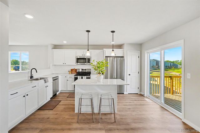 6044 Lahring Road, Fenton Charter Township, MI 48451