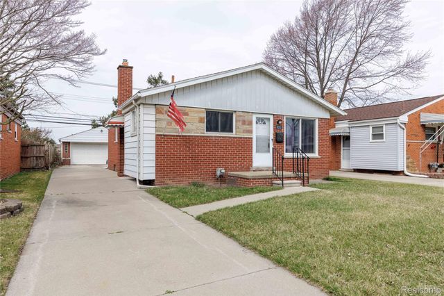 31915 Saint Margaret Street, St. Clair Shores, MI 48082