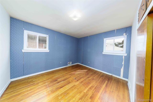 31915 Saint Margaret Street, St. Clair Shores, MI 48082