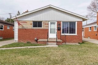 31915 Saint Margaret Street, St. Clair Shores, MI 48082