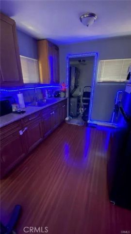 5151 3rd, Los Angeles, CA 90043
