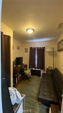 5151 3rd, Los Angeles, CA 90043