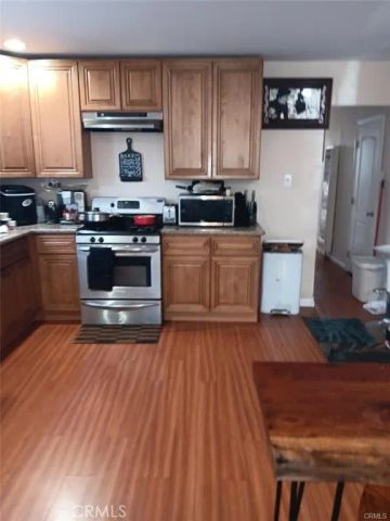 5151 3rd, Los Angeles, CA 90043