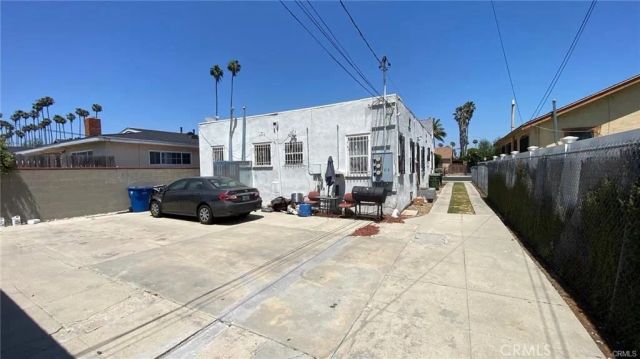 5151 3rd, Los Angeles, CA 90043