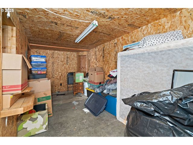 410 E D St, Rainier, OR 97048