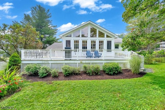 11 Fairview Ave, Newton Town, NJ 07860