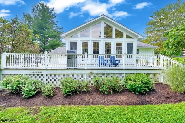 11 Fairview Ave, Newton Town, NJ 07860