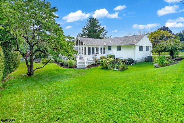 11 Fairview Ave, Newton Town, NJ 07860