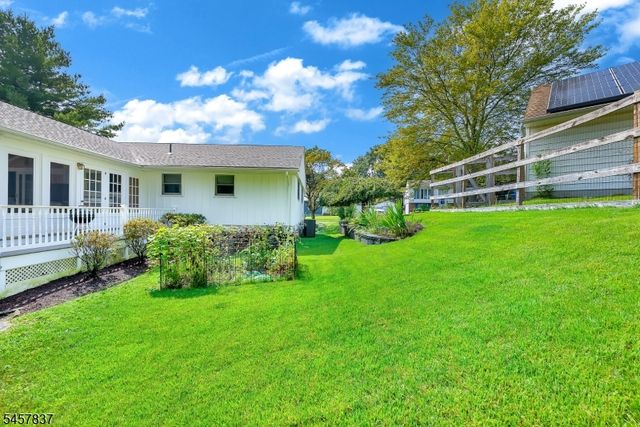 11 Fairview Ave, Newton Town, NJ 07860