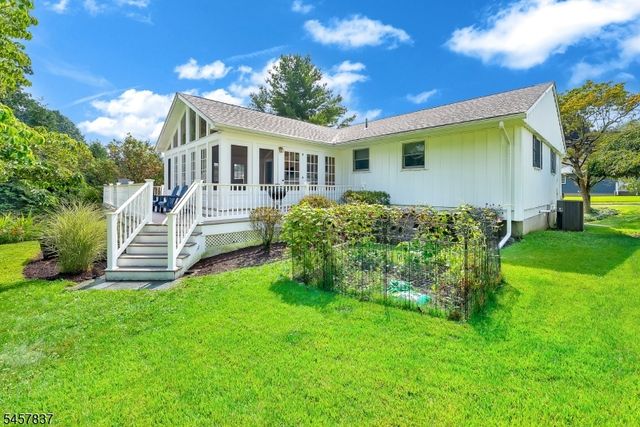 11 Fairview Ave, Newton Town, NJ 07860