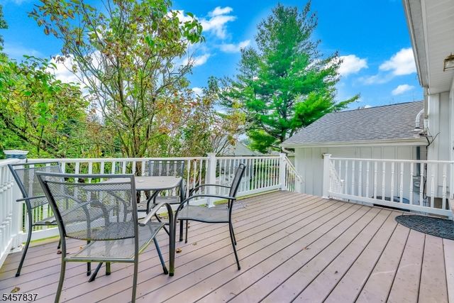 11 Fairview Ave, Newton Town, NJ 07860