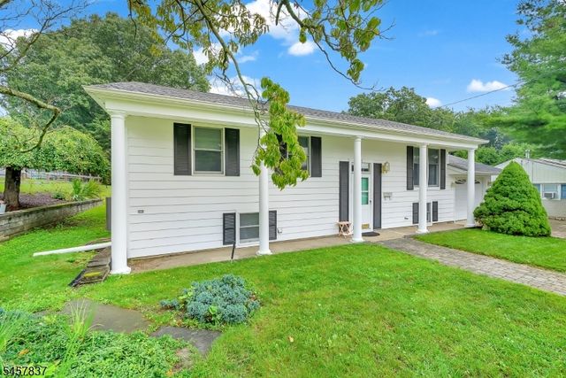 11 Fairview Ave, Newton Town, NJ 07860