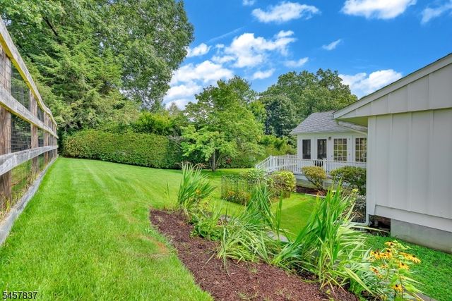 11 Fairview Ave, Newton Town, NJ 07860