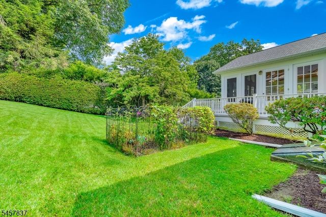 11 Fairview Ave, Newton Town, NJ 07860
