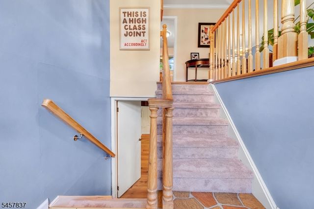 11 Fairview Ave, Newton Town, NJ 07860