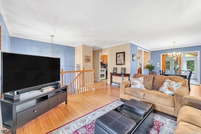 11 Fairview Ave, Newton Town, NJ 07860