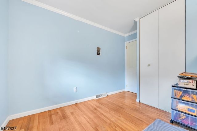 11 Fairview Ave, Newton Town, NJ 07860