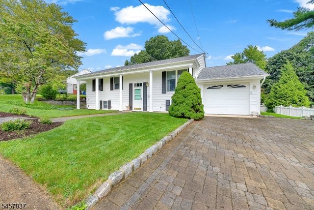11 Fairview Ave, Newton Town, NJ 07860