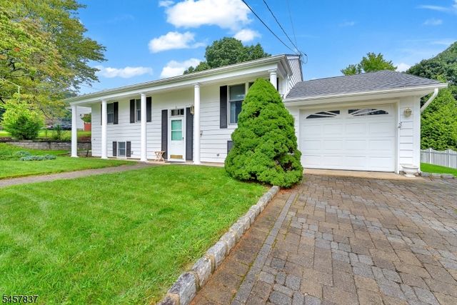 11 Fairview Ave, Newton Town, NJ 07860