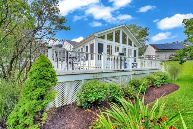 11 Fairview Ave, Newton Town, NJ 07860