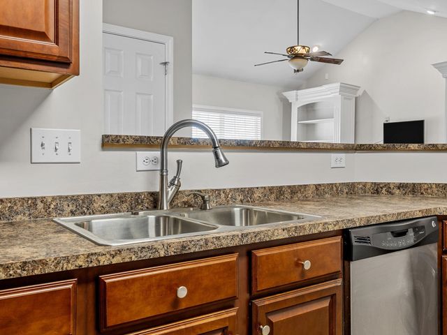 380 Saddlers Run, Chesnee, SC 29323