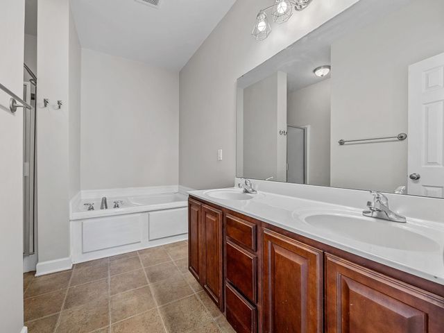 380 Saddlers Run, Chesnee, SC 29323