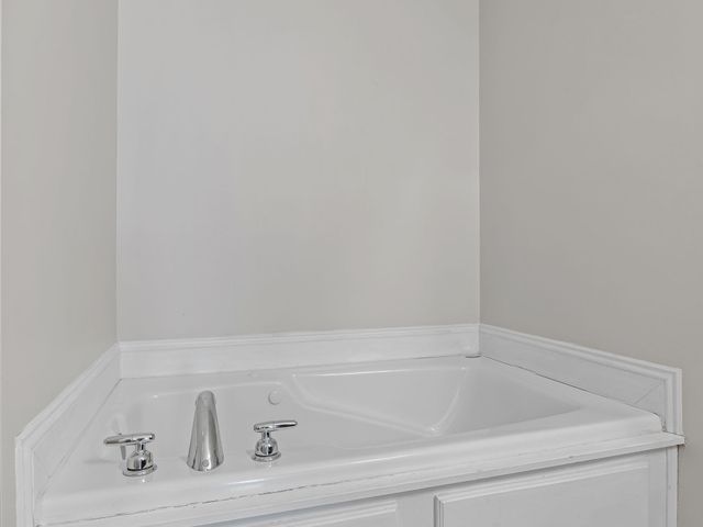 380 Saddlers Run, Chesnee, SC 29323