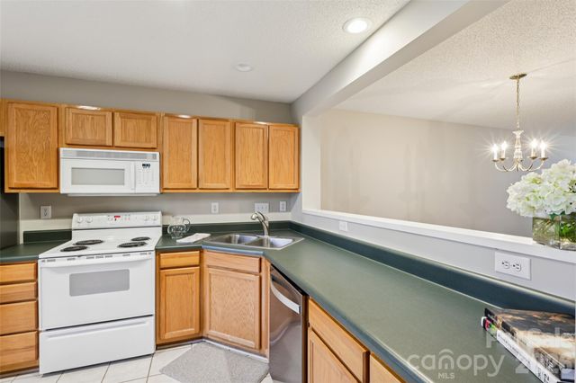 10213 University Park Lane, Charlotte, NC 28213